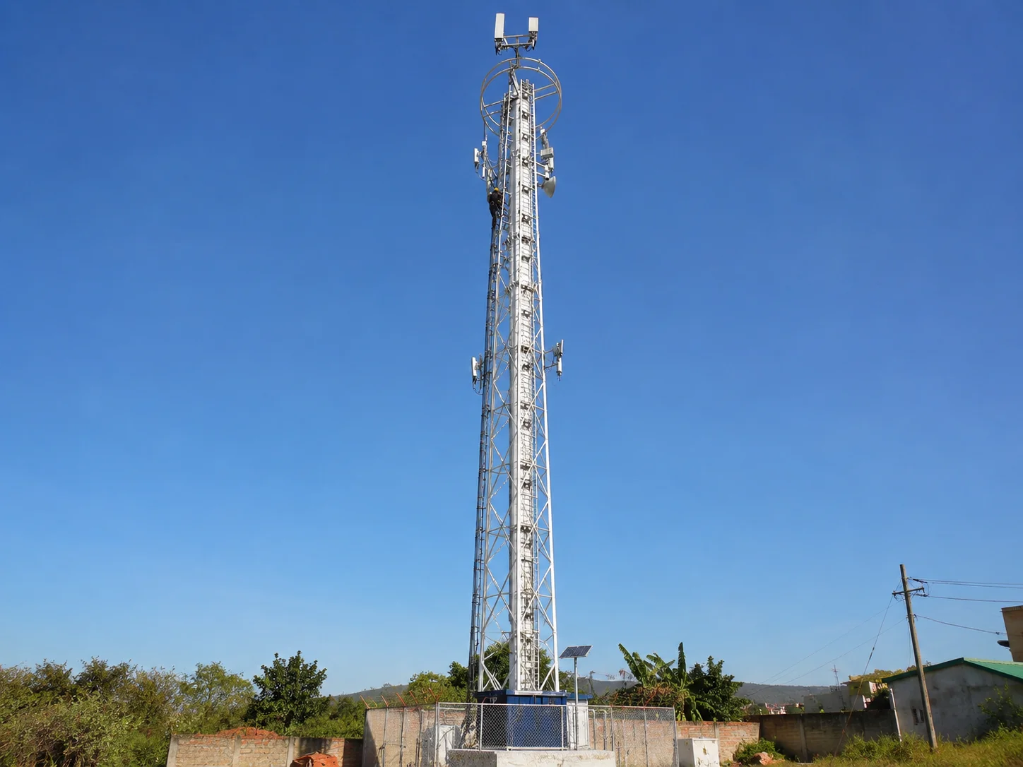 Torre de telecomunicaciones evaluada estructuralmente
